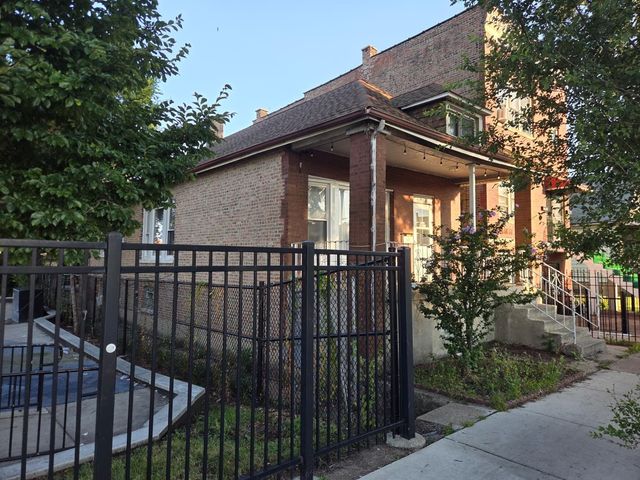 10554 S Avenue L Street, Chicago, IL 60617