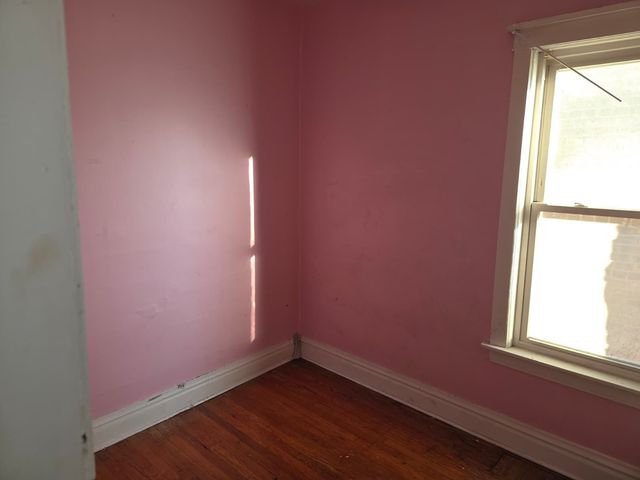 10554 S Avenue L Street, Chicago, IL 60617