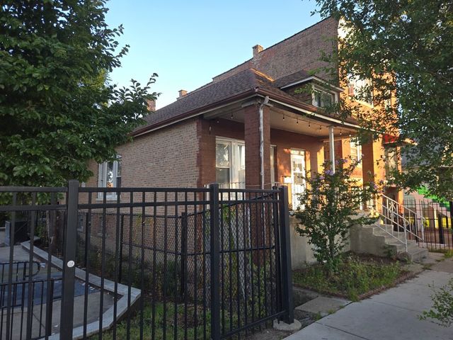 10554 S Avenue L Street, Chicago, IL 60617