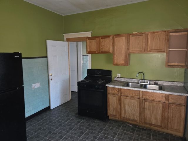 10554 S Avenue L Street, Chicago, IL 60617