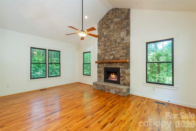 416 Ivy Road, Black Mountain, NC 28711
