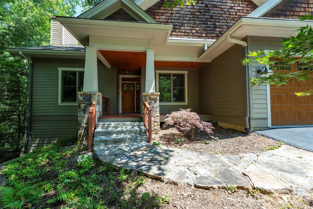 416 Ivy Road, Black Mountain, NC 28711