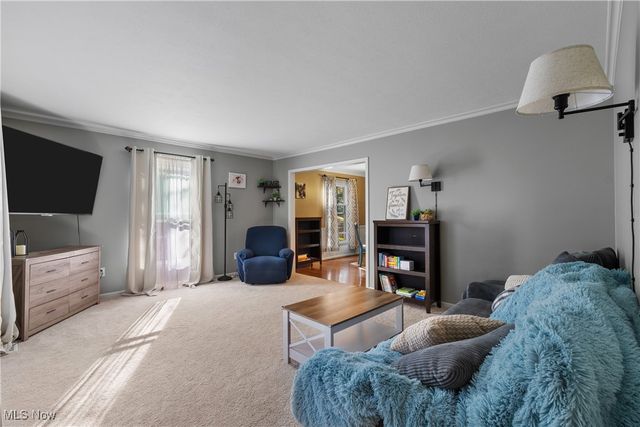 6593 Amblewood Street NW, Canton, OH 44718