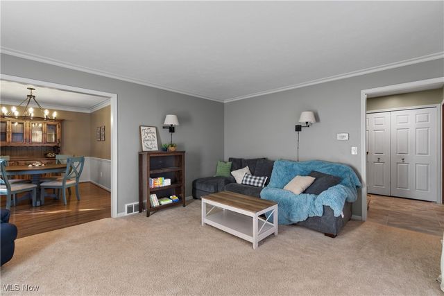 6593 Amblewood Street NW, Canton, OH 44718