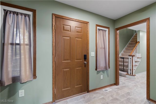 6593 Amblewood Street NW, Canton, OH 44718