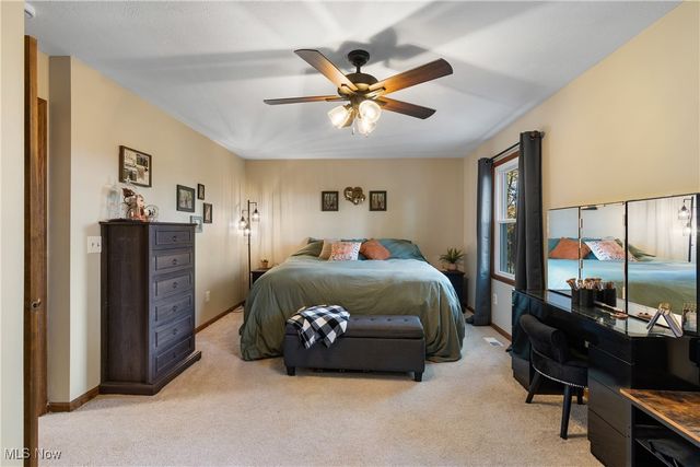 6593 Amblewood Street NW, Canton, OH 44718