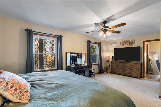 6593 Amblewood Street NW, Canton, OH 44718