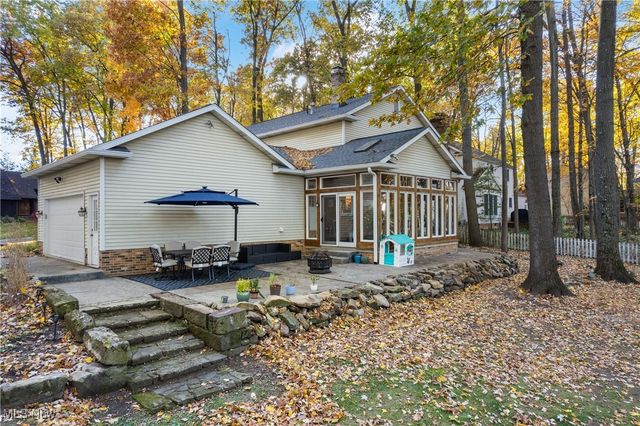 6593 Amblewood Street NW, Canton, OH 44718