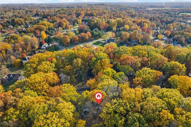 6593 Amblewood Street NW, Canton, OH 44718