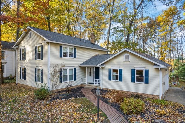 6593 Amblewood Street NW, Canton, OH 44718