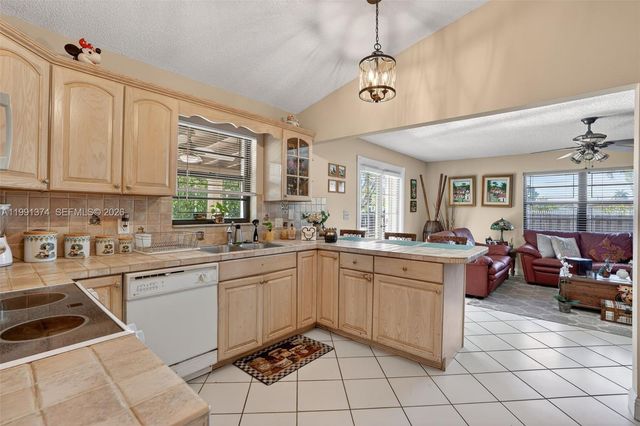 3381 SW 140th Ave, Miami, FL 33175