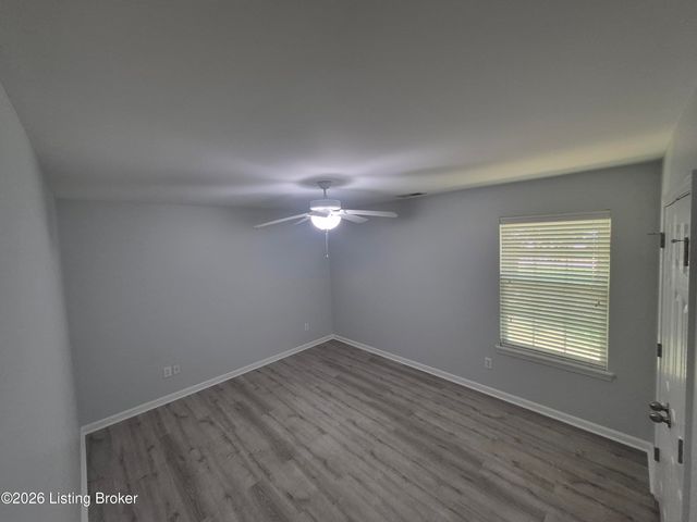 6402 Renate Rd, Louisville, KY 40291