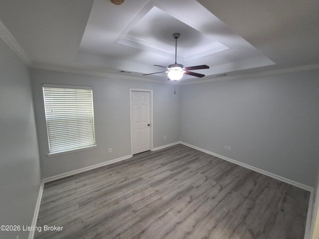 6402 Renate Rd, Louisville, KY 40291