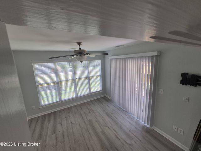 6402 Renate Rd, Louisville, KY 40291