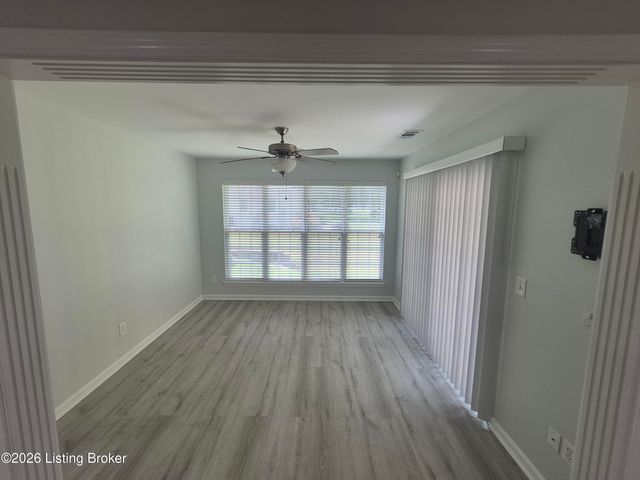6402 Renate Rd, Louisville, KY 40291