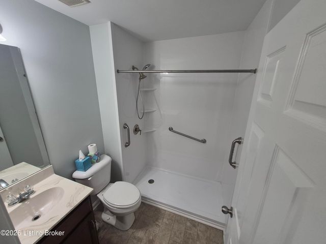 6402 Renate Rd, Louisville, KY 40291