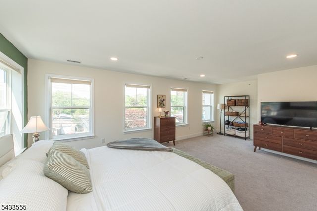 363 Main St 363, Little Falls Twp., NJ 07424