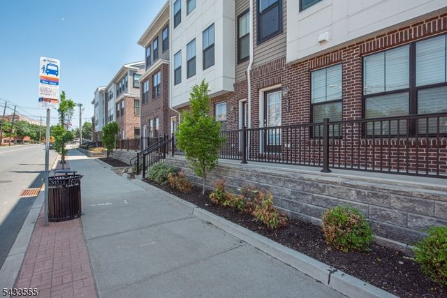 363 Main St 363, Little Falls Twp., NJ 07424