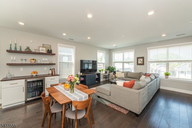 363 Main St 363, Little Falls Twp., NJ 07424