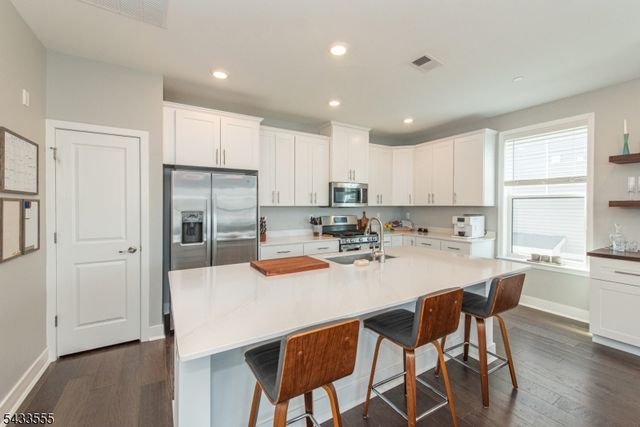 363 Main St 363, Little Falls Twp., NJ 07424