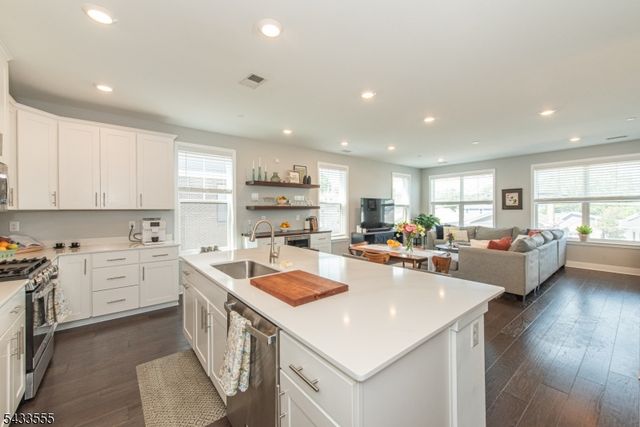 363 Main St 363, Little Falls Twp., NJ 07424