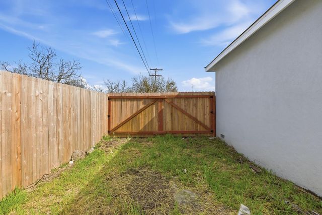 1645 S Wagner Ave, Stockton, CA 95215