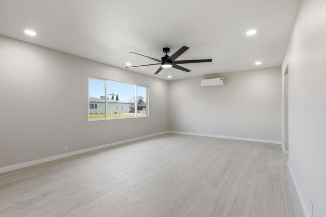 1645 S Wagner Ave, Stockton, CA 95215