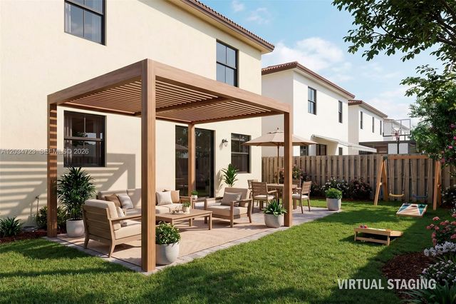 8890 NW 99th Path, Doral, FL 33178