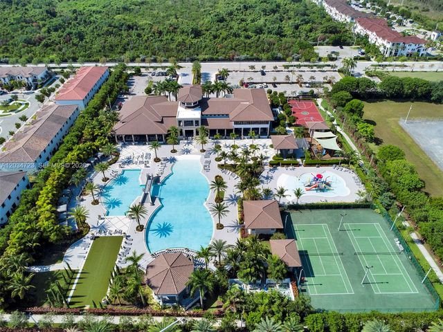 8890 NW 99th Path, Doral, FL 33178
