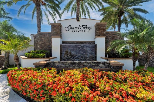 8890 NW 99th Path, Doral, FL 33178
