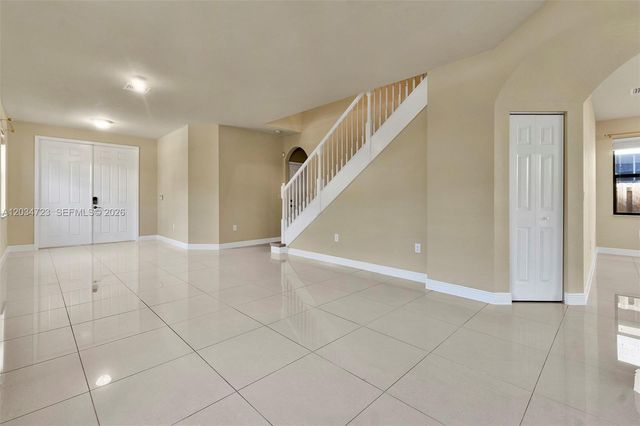 8890 NW 99th Path, Doral, FL 33178