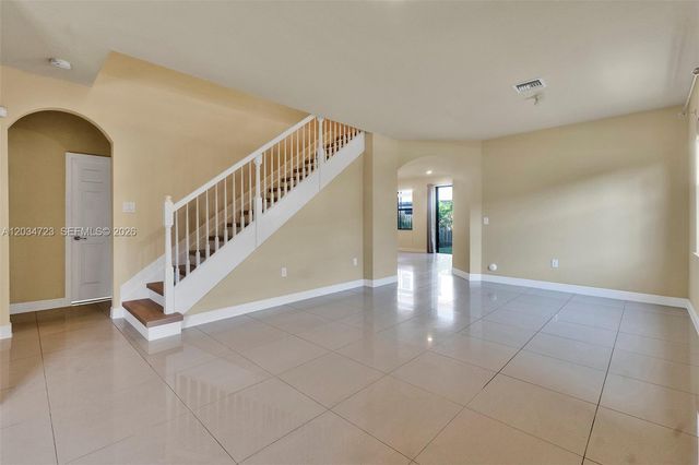 8890 NW 99th Path, Doral, FL 33178