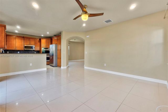 8890 NW 99th Path, Doral, FL 33178