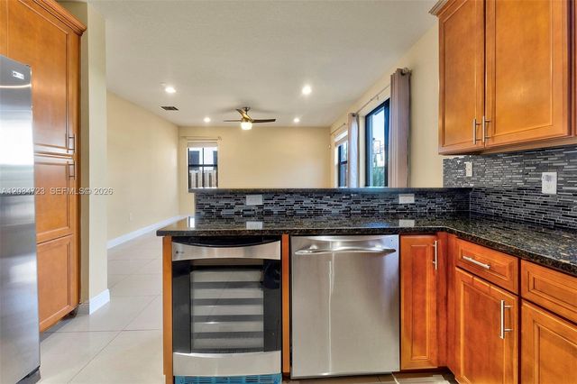 8890 NW 99th Path, Doral, FL 33178