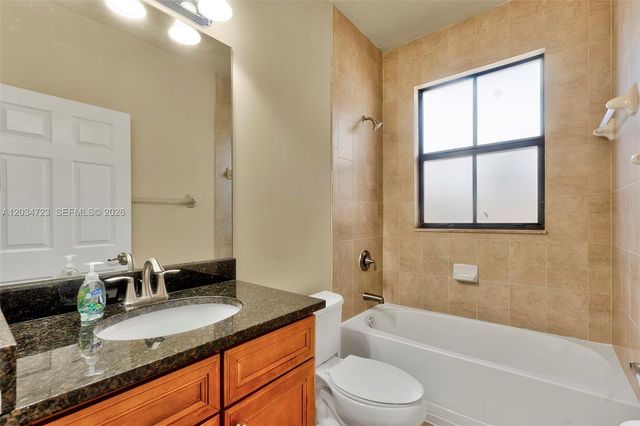 8890 NW 99th Path, Doral, FL 33178