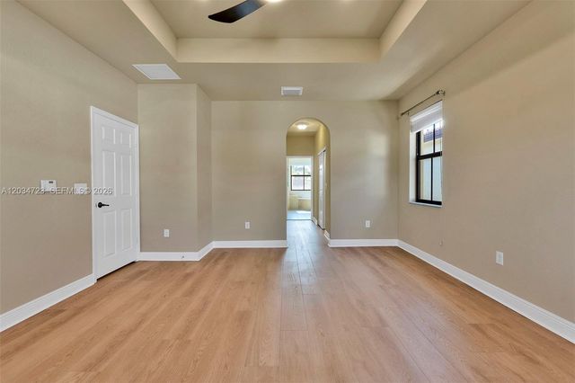 8890 NW 99th Path, Doral, FL 33178