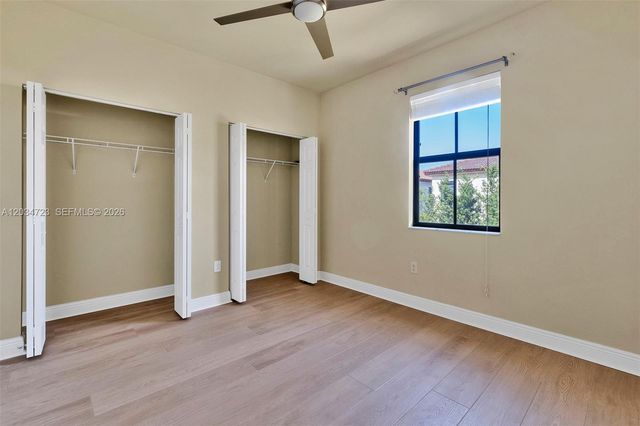8890 NW 99th Path, Doral, FL 33178
