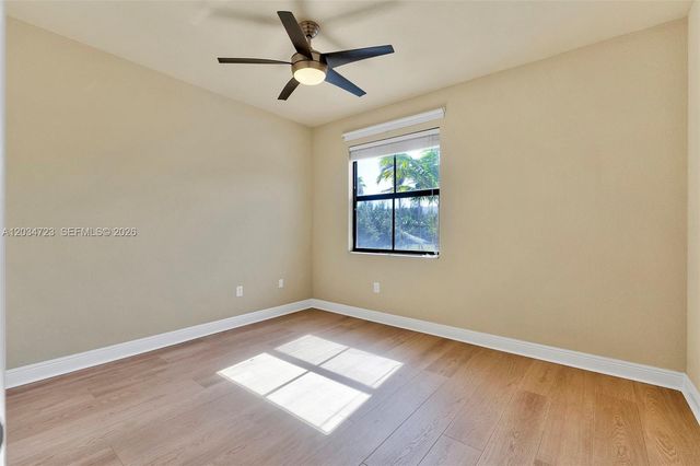 8890 NW 99th Path, Doral, FL 33178