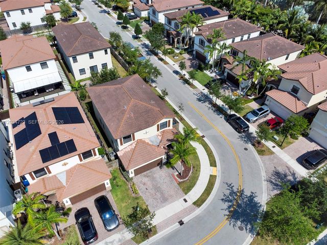 8890 NW 99th Path, Doral, FL 33178