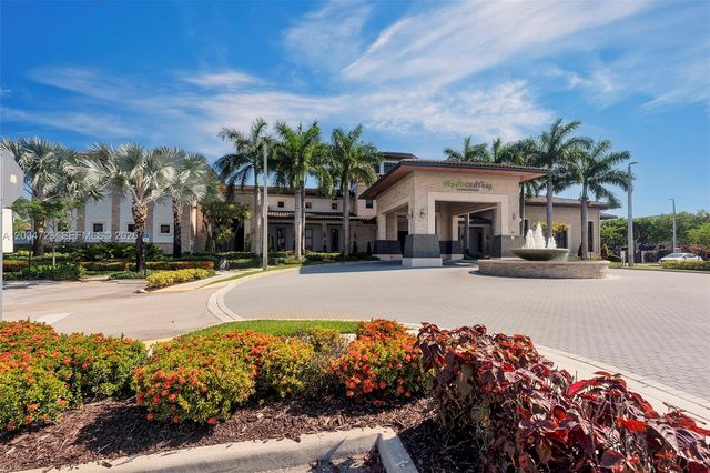 8890 NW 99th Path, Doral, FL 33178