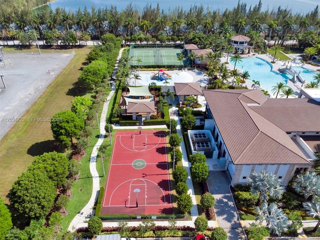 8890 NW 99th Path, Doral, FL 33178