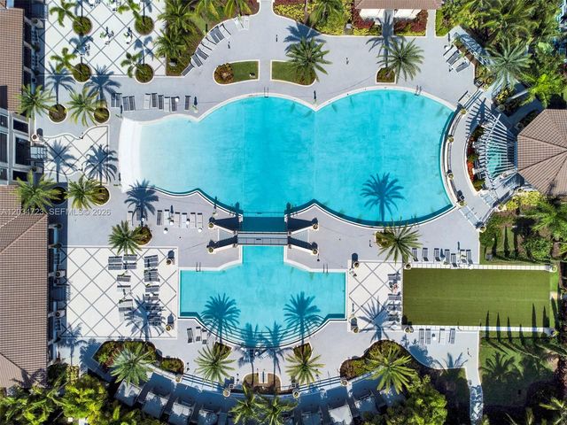 8890 NW 99th Path, Doral, FL 33178