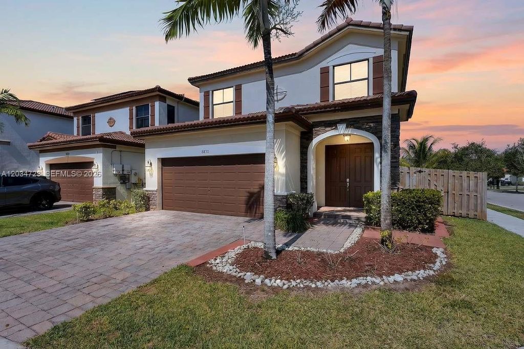 8890 NW 99th Path, Doral, FL 33178
