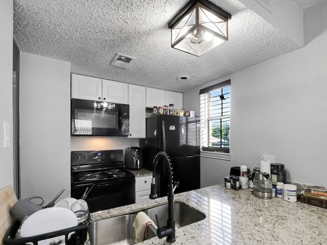 9520 Royal Lane 210, Dallas, TX 75243