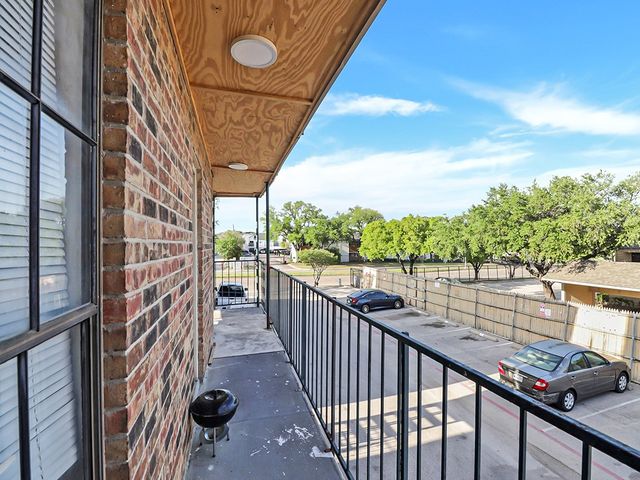 9520 Royal Lane 210, Dallas, TX 75243
