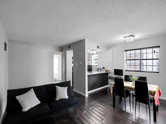 9520 Royal Lane 210, Dallas, TX 75243