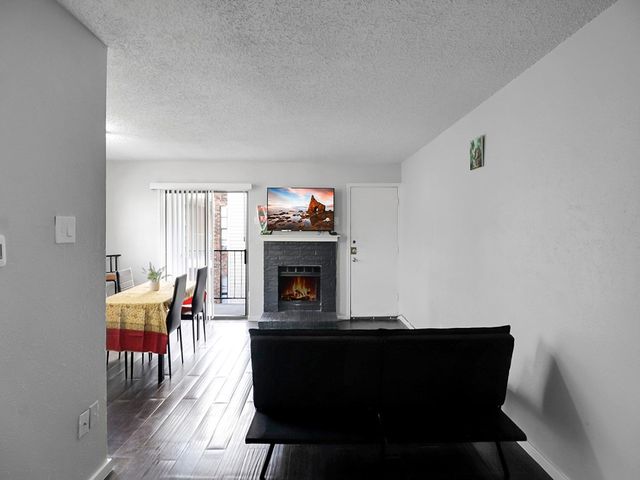 9520 Royal Lane 210, Dallas, TX 75243
