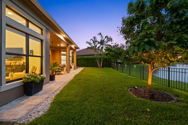 12110 Bastille Circle E, Parkland, FL 33076
