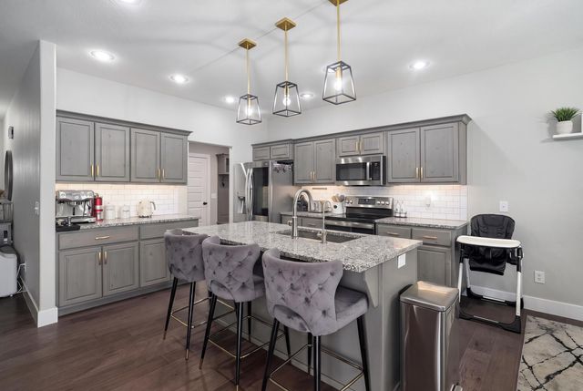771 N Century Avenue, Republic, MO 65738