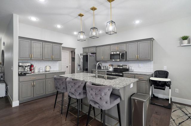 771 N Century Avenue, Republic, MO 65738